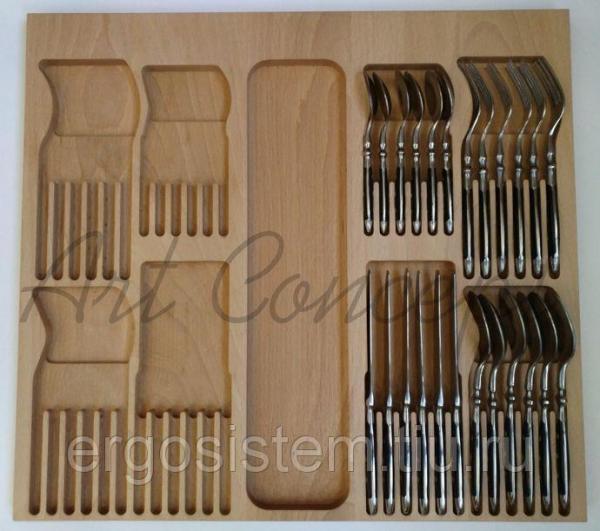 Лоток с набором 24-х кованных столовых приборов дерево бук — фото 2